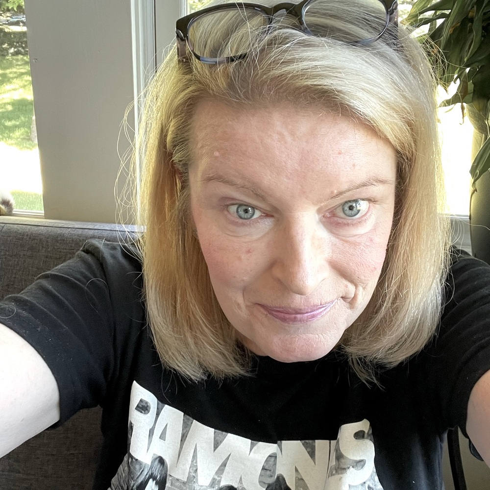 Meet your Posher, Andrea